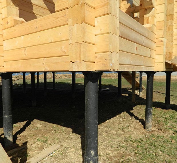 Винтовой фундамент под дом из бруса в Новокубанске